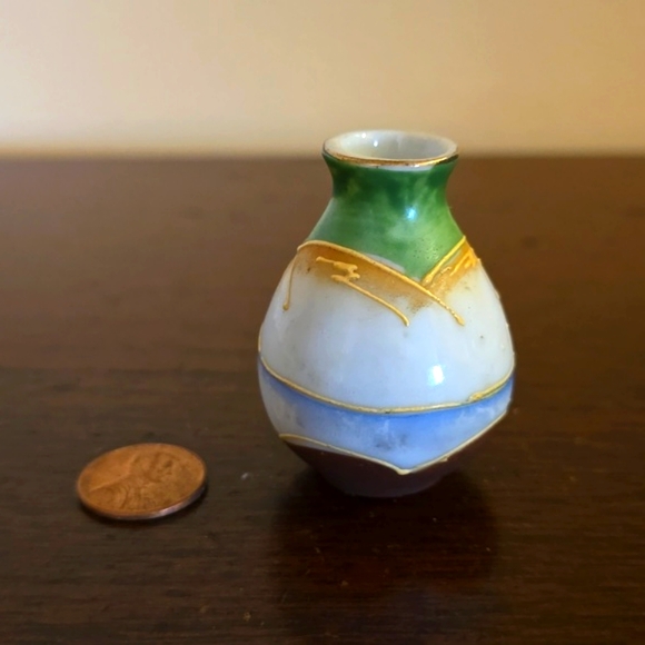 Hand Painted Miniature Vase Satsuma Moriage Occupied Japan 2" - Picture 3 of 4